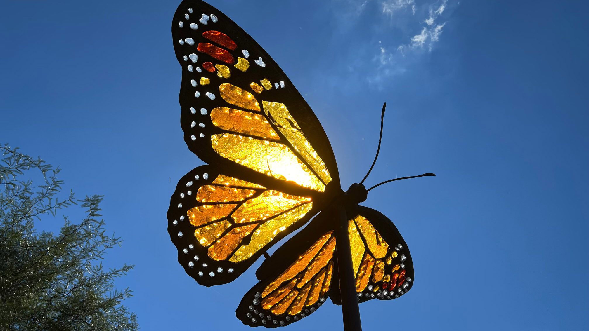 Glass in Flight monarch butterfly sculpture